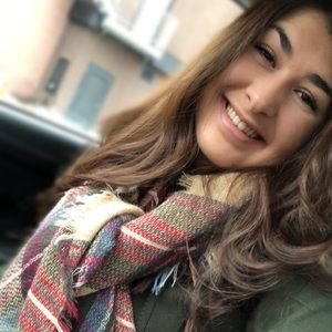 Meet your Posher, Camille